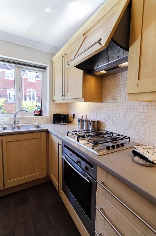 4Br Townhouse Wbalcony Free Parking Fast Wi-Fi Βίλα Νόργουιτς Εξωτερικό φωτογραφία